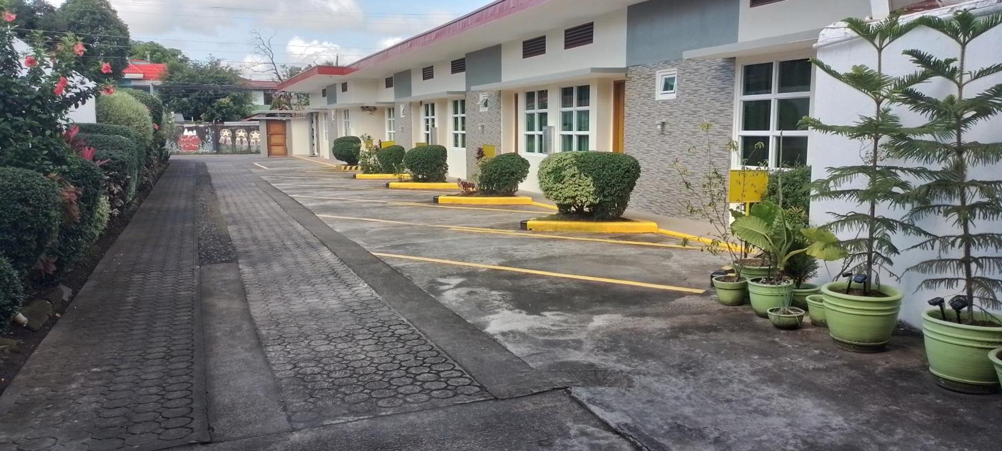 Alinchlo Hotel Legazpi Luaran gambar